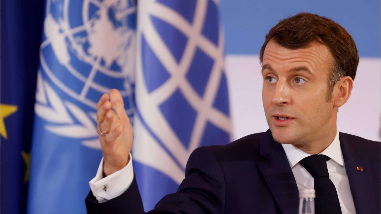 GALA VIDEO - Emmanuel Macron recadre certains ministres : « Je n’aime pas les tireurs couchés ".