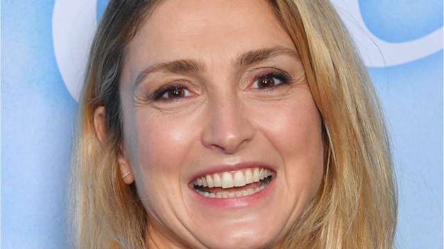 GALA VIDEO - Julie Gayet pas épargnée par la pandémie : « ma petite entreprise connaît la crise