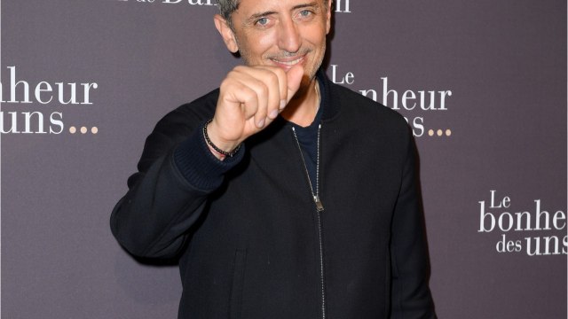 GALA VIDÉO - Gad Elmaleh surpris : il a découvert que son grand-père avait 2 femmes !