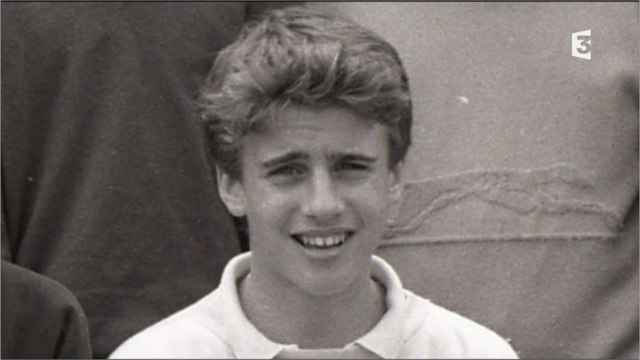 GALA VIDEO - Flashback – Emmanuel Macron ado très à son aise chez Brigitte et André-Louis Auzière