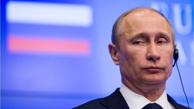 GALA VIDEO - Vladimir Poutine : le salaire exorbitant de sa jeune compagne Alina Kabaeva dévoilé