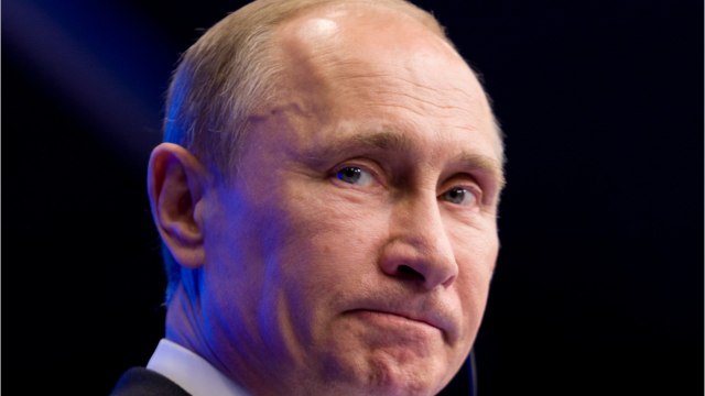 GALA VIDEO - Vladimir Poutine atteint de Parkinson ? Le Kremlin répond aux rumeurs