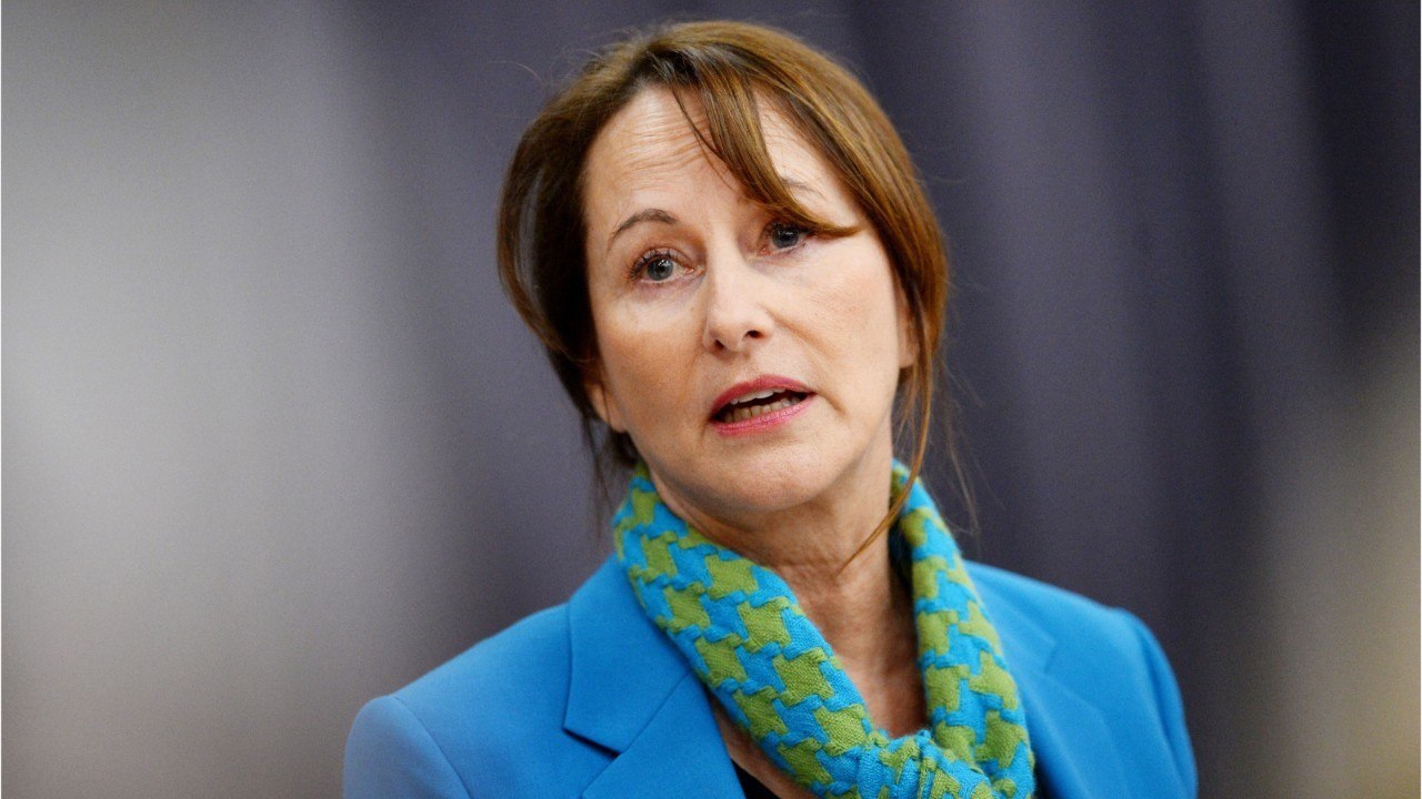 GALA VIDEO - « Le prix de l'absurdité " : Ségolène Royal vertement moquée après une phrase étonnante