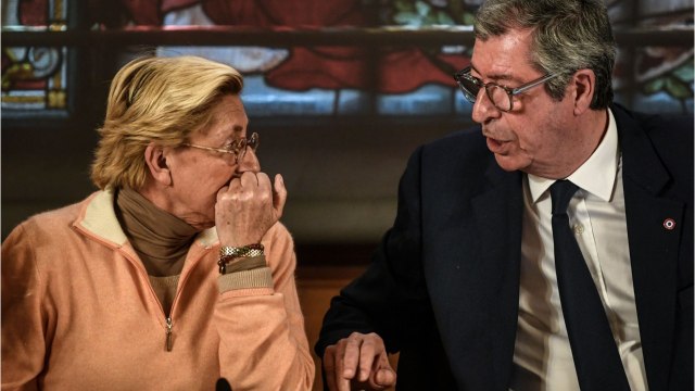 GALA VIDEO - Isabelle Balkany dévoile une nouvelle photo d'un Patrick Balkany épuisé…