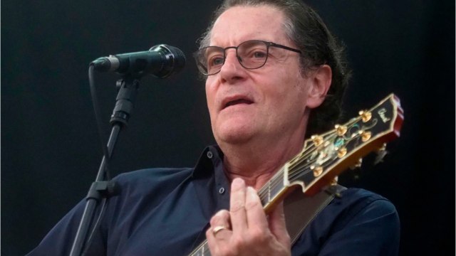 GALA VIDEO - Le saviez-vous ? Francis Cabrel a adopté une fille