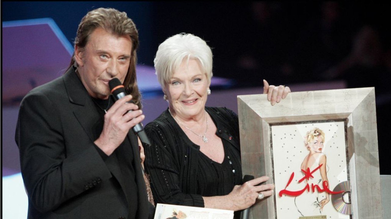 GALA VIDEO -Line Renaud sur Johnny Hallyday : “Il avait une relation quasi suicidaire avec l’alcool et le tabac”
