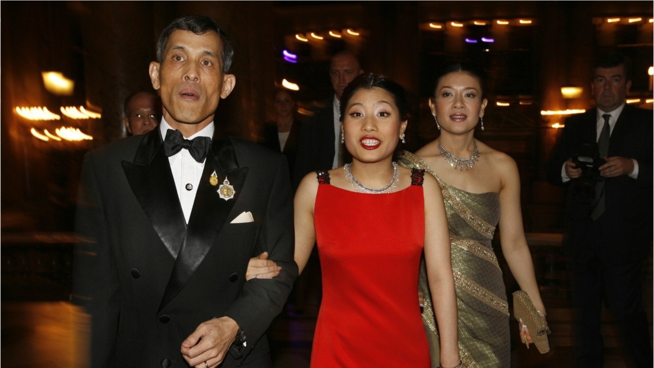 GALA VIDEO - Le roi de Thaïlande rattrapé par ses moeurs décadentes : cette vidéo tout juste censurée