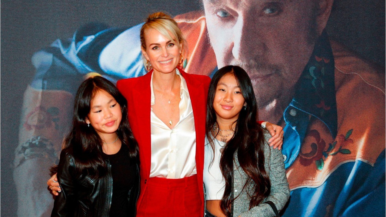 GALA VIDÉO - Laeticia Hallyday absente de France, Jade ne s’est pas confinée à Marnes-la-Coquette