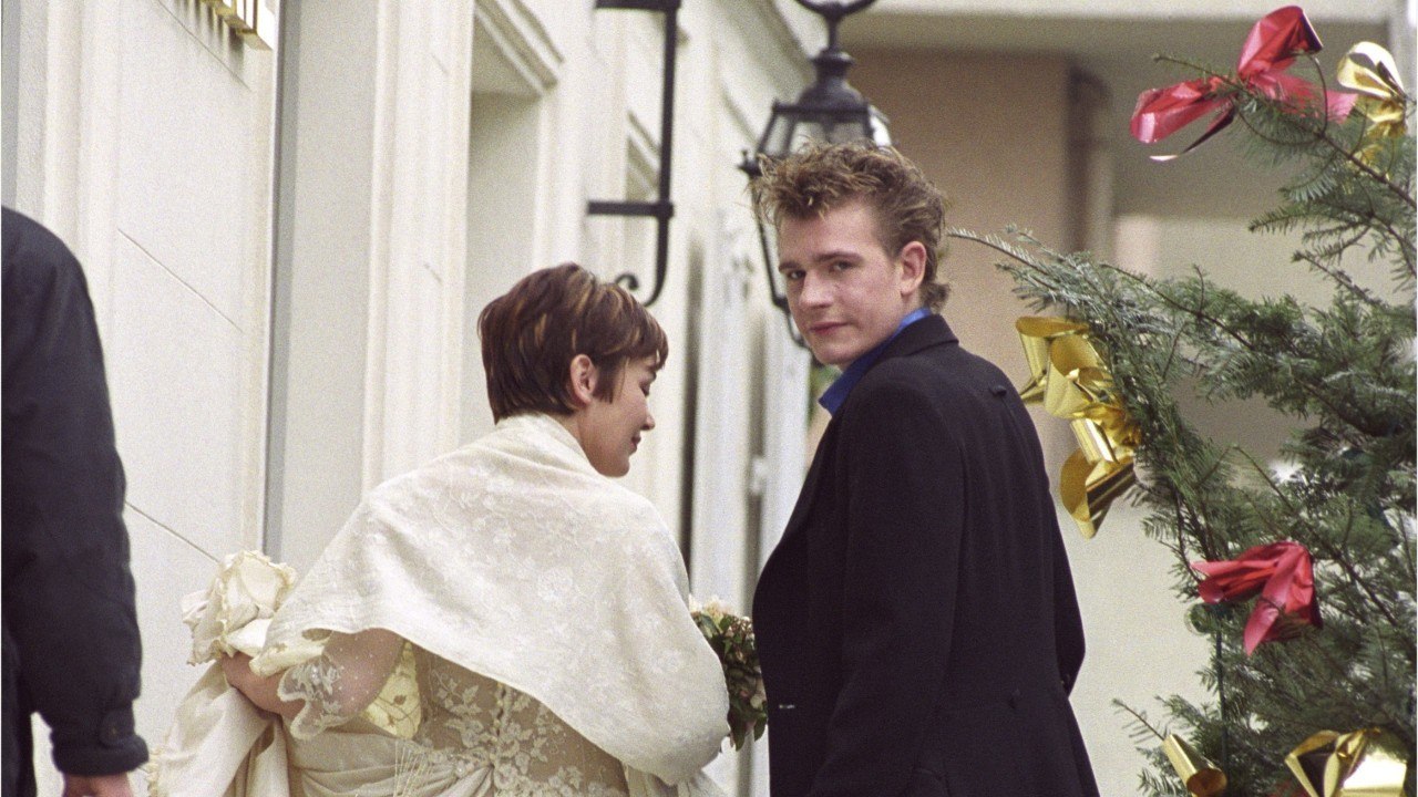 GALA VIDEO - Gérard Depardieu : sa petite-fille Louise annonce la mort de sa mère