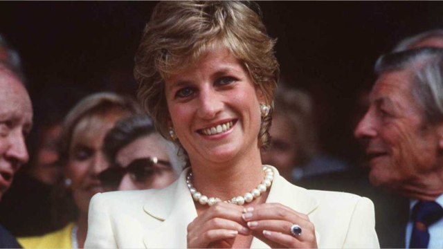 GALA VIDEO - Le prince Philip infidèle à la reine ? Diana menaçait de faire des révélations explosives