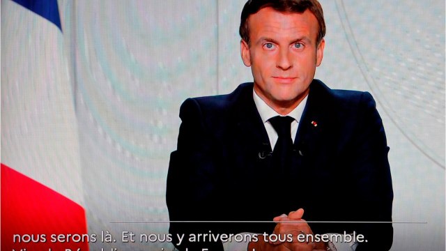 GALA VIDEO - “J’en parlerai à Emmanuel” : Brigitte Macron à la tête d’un “bureau des pleurs”