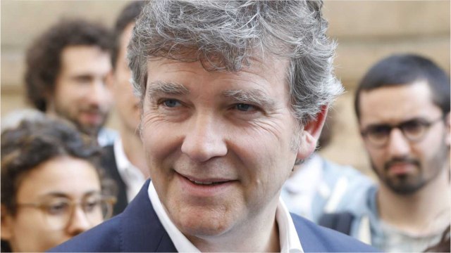 GALA VIDÉO - Emmanuel Macron est le Julien Doré de la politique ... Le président épinglé par Arnaud Montebourg