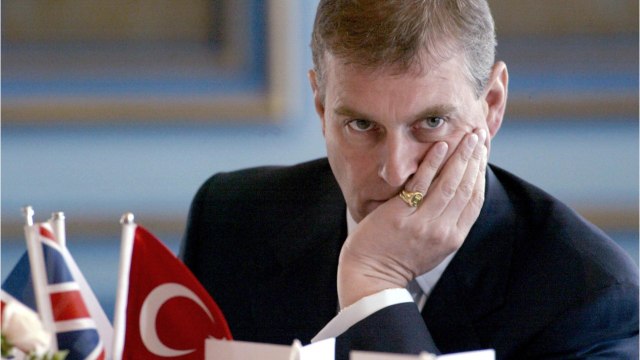 GALA VIDEO - Prince Andrew : ce généreux don qui le sort de la galère