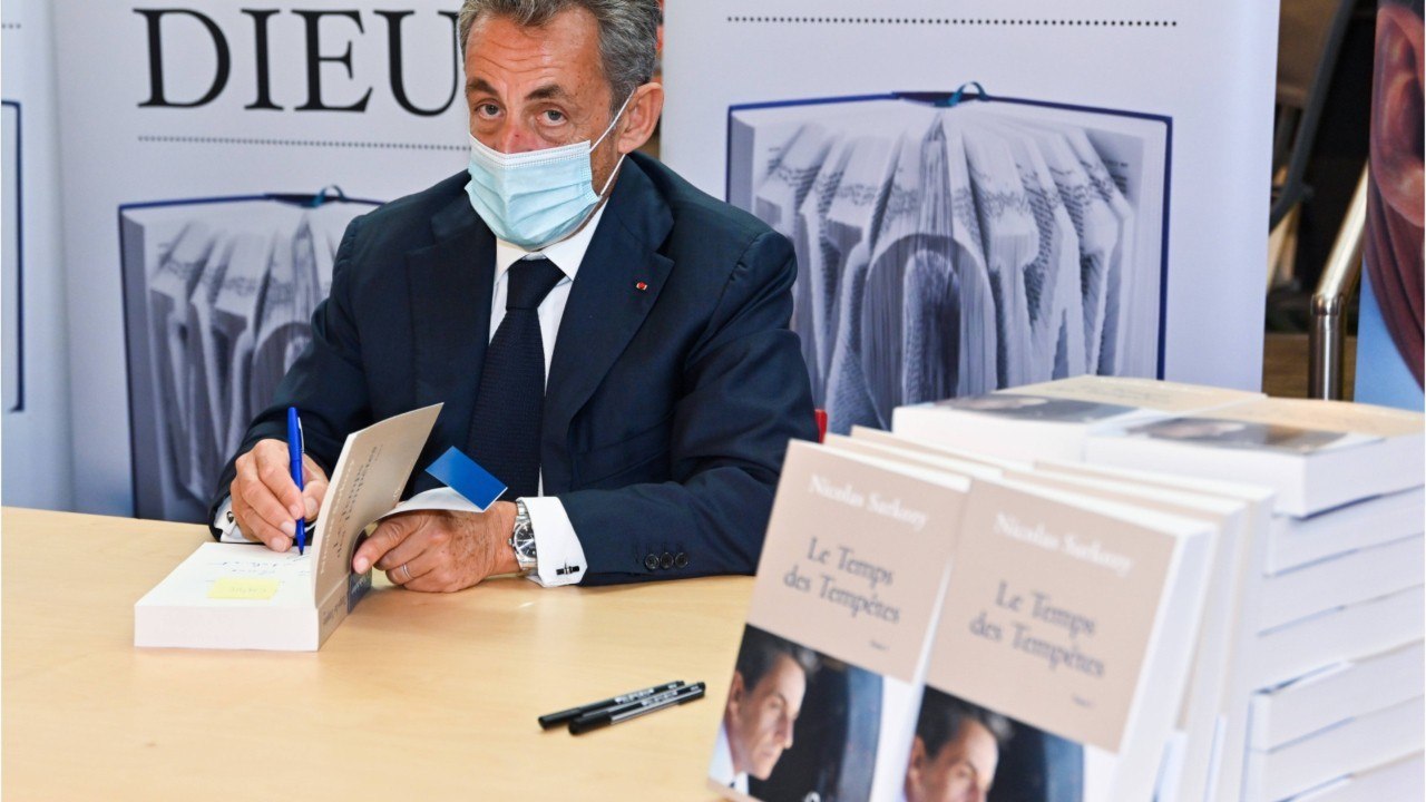 GALA VIDEO - Nicolas Sarkozy fait « pleurer d’émotion " une jeune fille