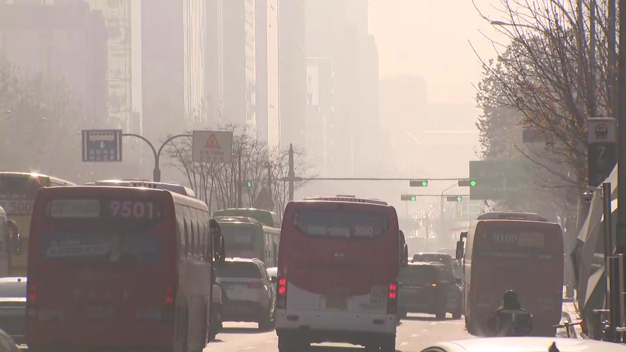 [날씨] 오늘 포근하지만 미세먼지 짙어...첫 수도권 비상저감조치 / YTN
