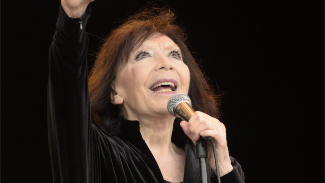 GALA VIDEO - Juliette Gréco : la chanteuse est...
