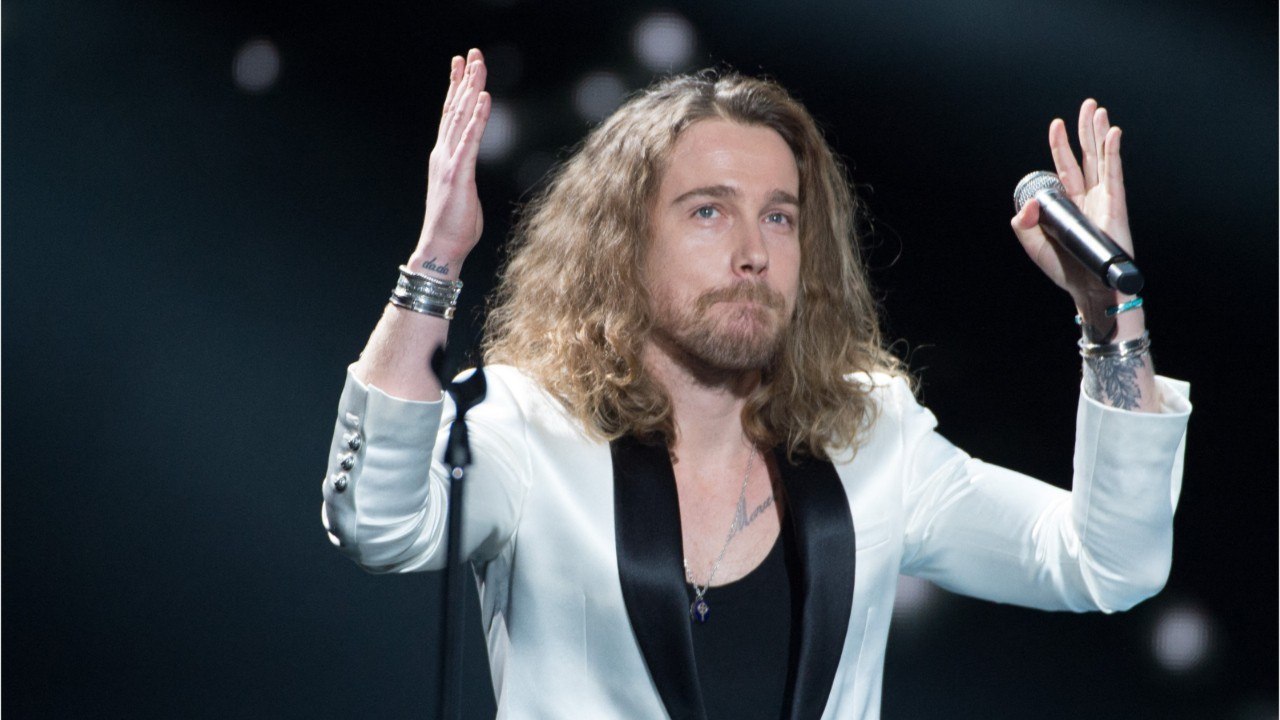 GALA VIDEO - Julien Doré, arrière-arrière-petit-neveu du peintre Gustave Doré : comment il vit avec cet “héritage”.