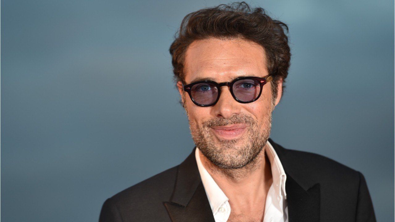 GALA VIDEO - « Tombez malade " : Nicolas Bedos fait une mise au point… et attaque Olivier Véran