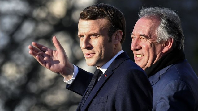 GALA VIDEO - François Bayrou a toujours trahi : Nicolas Sarkozy met en garde Emmanuel Macron