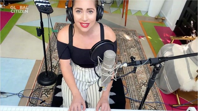 GALA VIDÉO - Violée, Lady Gaga évoque ses « troubles mentaux et révèle être sous traitement