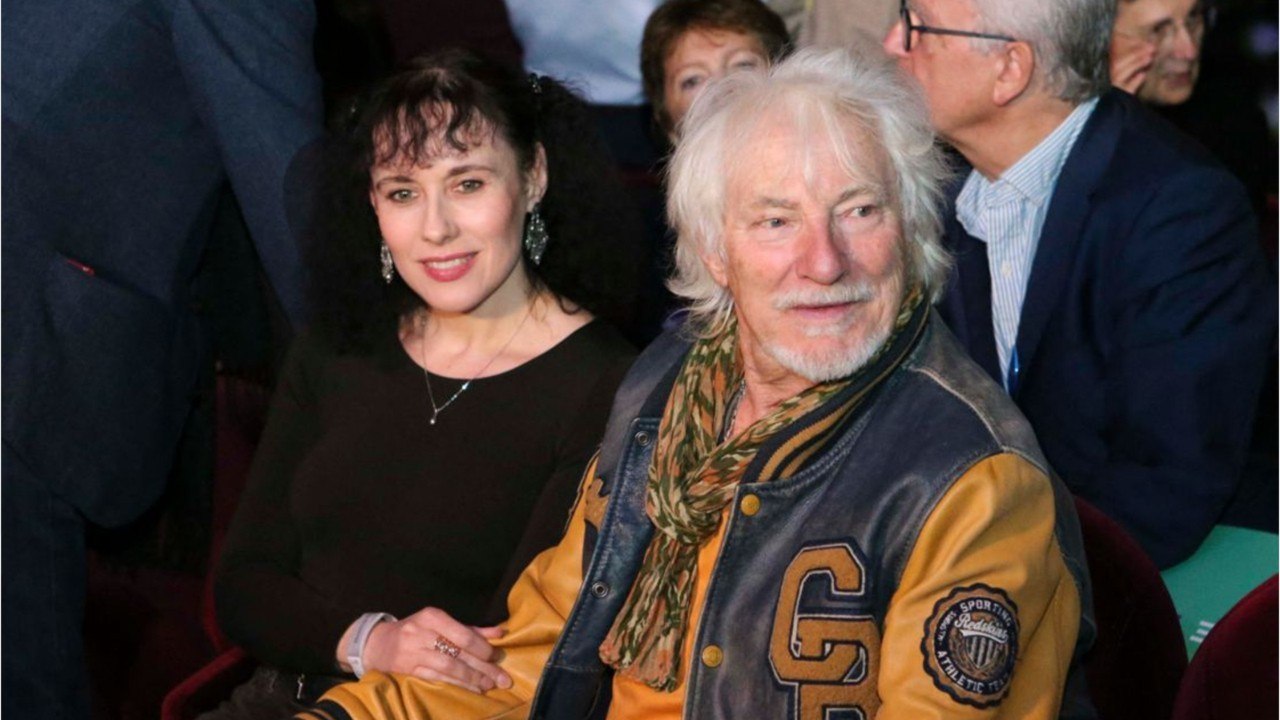 GALA VIDEO - Hugues Aufray n’est plus voisin de Laeticia Hallyday : il s’explique.