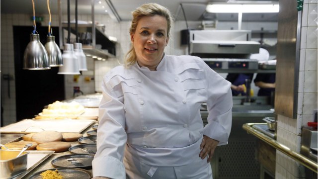 GALA VIDEO - Brigitte Macron : ce déjeuner secret avec Hélène Darroze à l'Elysée