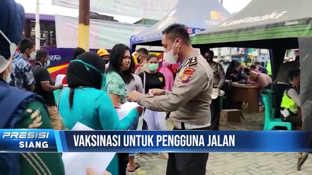 Ditlantas Polda Riau Gelar Vaksinasi untuk Pengguna Jalan di Kabupaten Pelalawan
