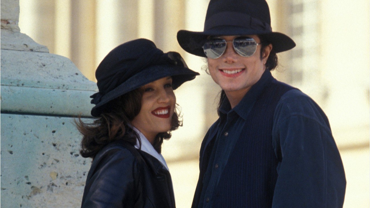 GALA VIDEO - Lisa Marie Presley et Michael Jackson : combien de temps a vraiment duré leur mariage ?