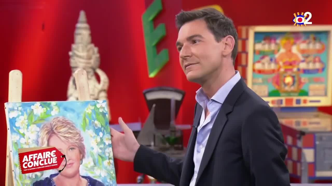 GALA VIDÉO - Sophie Davant (Affaire conclue) : cet étrange hommage qui l'a laissée sans voix