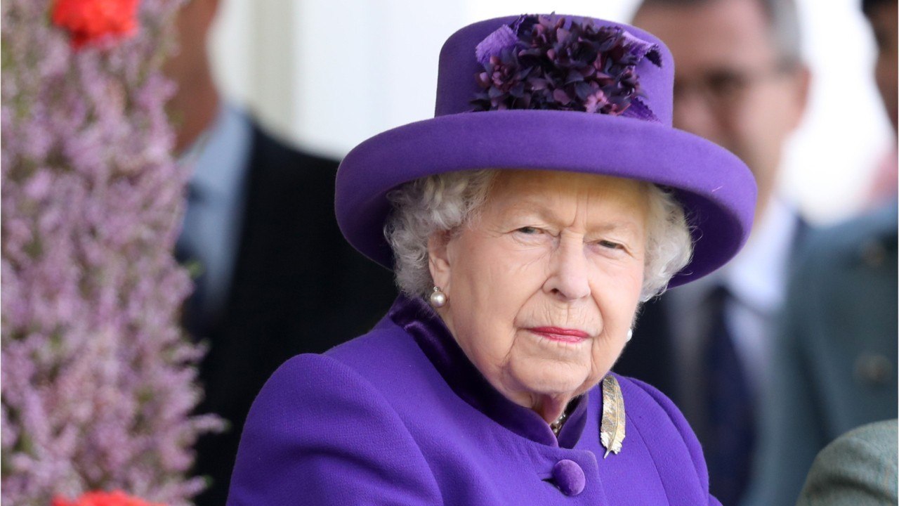 GALA VIDEO - Elizabeth II, 94 ans, accuse le coup des derniers mois : ces mots qui bouleversent