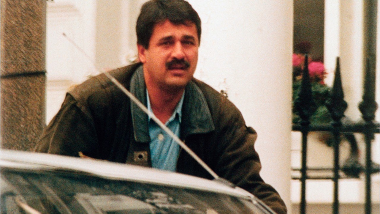 GALA VIDEO - Diana : que devient Hasnat Khan, le dernier amour de la princesse ?