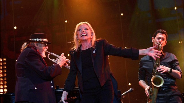 GALA VIDEO - Après son cancer, Véronique Sanson promet un nouvel album