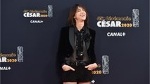 GALA VIDEO : Charlotte Gainsbourg dit “au revoir” à New York… avant un retour en France ?