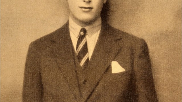 GALA VIDEO - Elizabeth II : mariage forcé, drogues, crash d'avion… le destin tragique de son oncle George de Kent