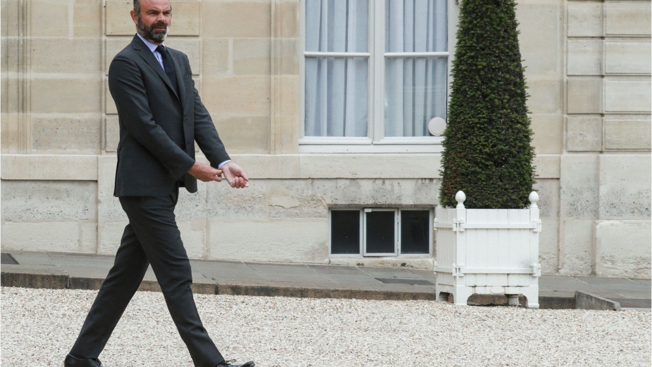 GALA VIDEO : Édouard Philippe : pourquoi sa barbe reste un atout face à Emmanuel Macron
