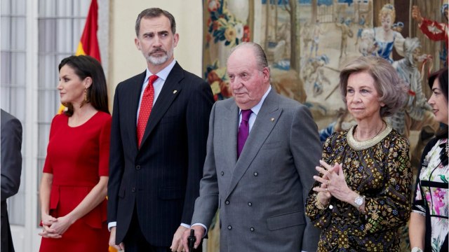 GALA VIDEO - Felipe et Letizia d’Espagne pressés de se débarrasser de Juan Carlos