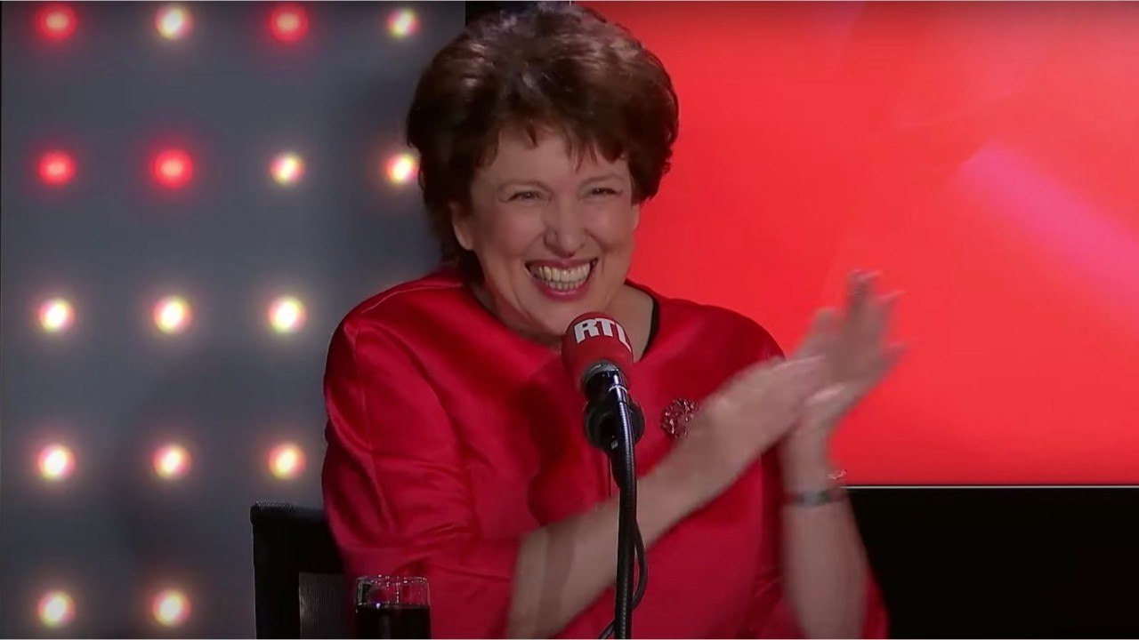 GALA VIDÉO - Roselyne Bachelot ose une blague coquine sur ses anciens collègues