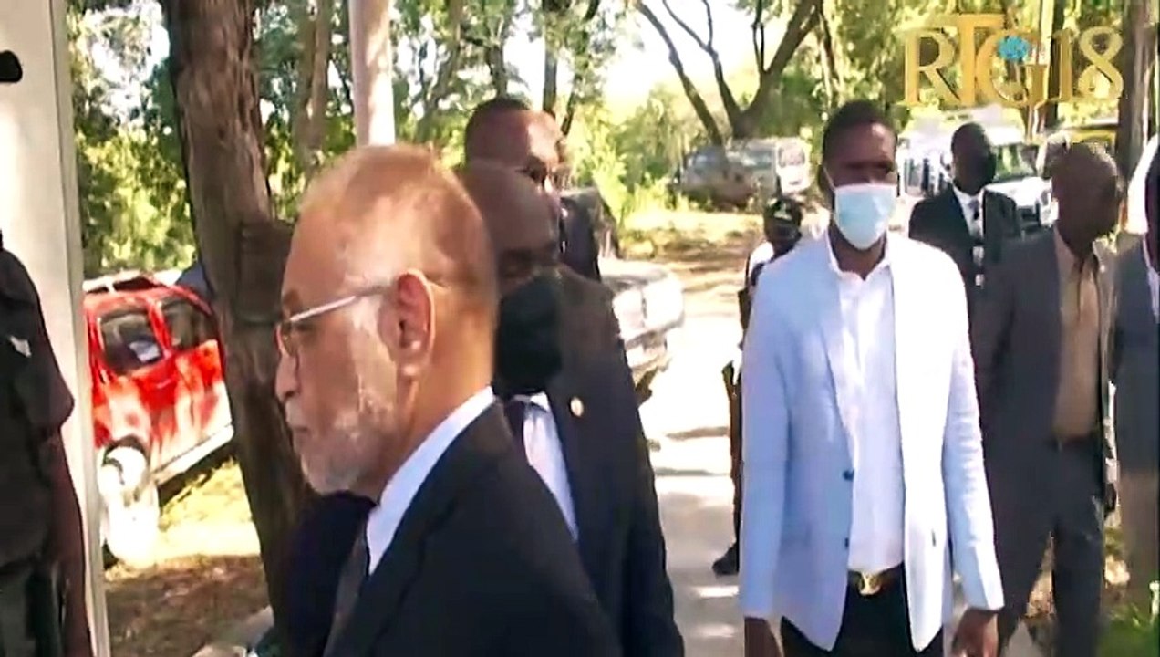 Ansyen direktè jeneral a i polis nasyonal Dayiti a Léon Charles reponn kesyon jij Garry Orélien.