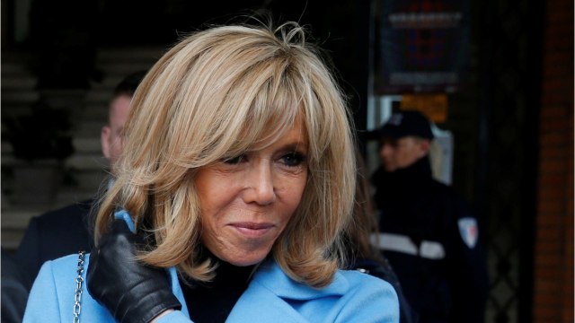 GALA VIDEO - Brigitte Macron émue : ce qu'elle a dit à Sarah Abitbol durant leur rencontre