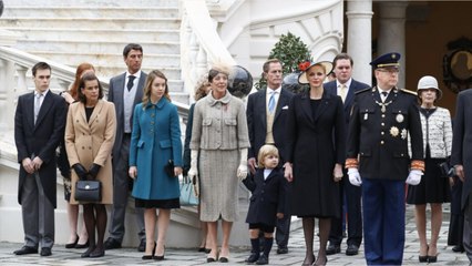 GALA VIDEO - Charlene, Albert, Caroline et Stéphanie de Monaco réunis pour l'enterrement de la baronne de Massy