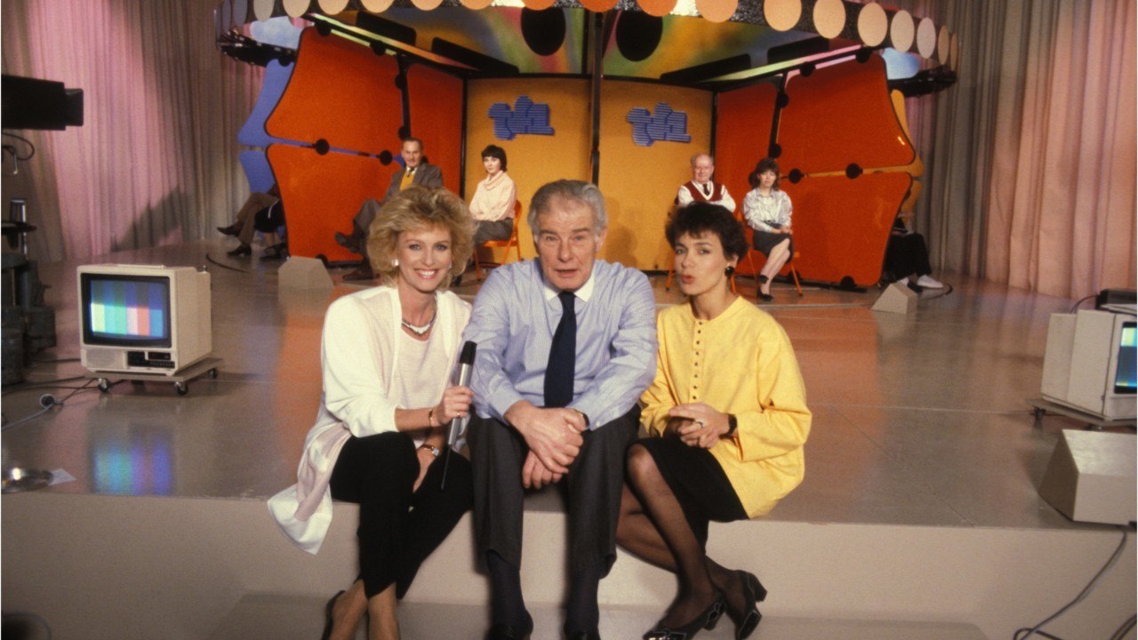 GALA VIDEO - Que devient Fabienne Egal, l'animatrice de Tournez manège ?