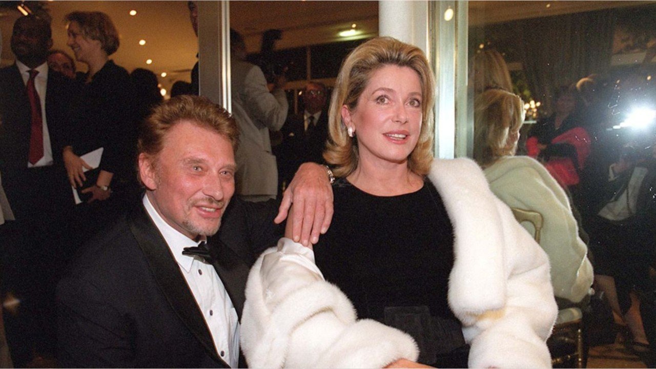 GALA VIDÉO - Jalousie, rivalité : ce que pense Laeticia Hallyday de Catherine Deneuve