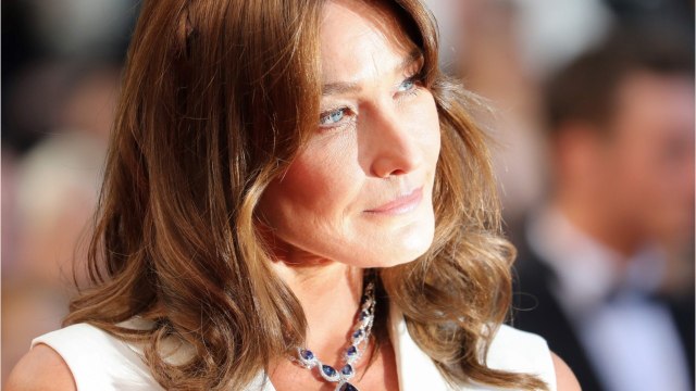 GALA VIDEO - PHOTO – Carla Bruni gâtée par sa fille Giulia pour la fête des mères