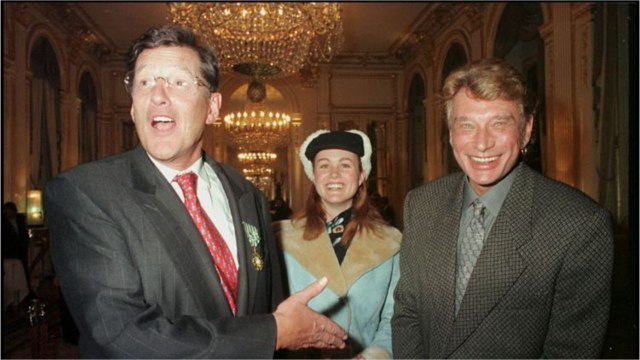 GALA VIDÉO - Laeticia Hallyday vs Laura Smet : Jean-Claude Camus prend le parti de la veuve