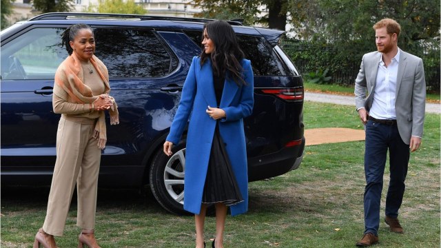 GALA VIDEO - Meghan Markle : sa mère Doria Ragland emménage avec elle, Harry et Archie