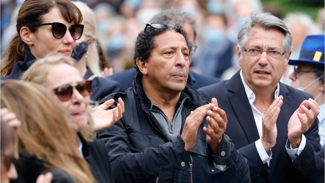 GALA VIDEO : Obsèques de Guy Bedos : le discours émouvant de Muriel Robin
