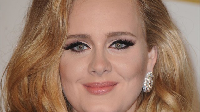 GALA VIDEO - Adele « sublime après sa perte de poids : un ami de la chanteuse se confie