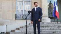 GALA VIDEO - Christophe Castaner en béquilles sur le perron de l’Elysée