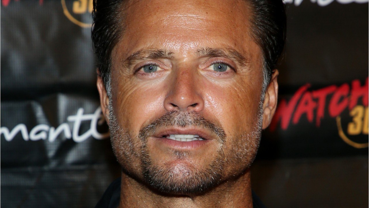 GALA VIDEO : David Charvet : qu'est devenu le beau gosse d'Alerte à Malibu ?