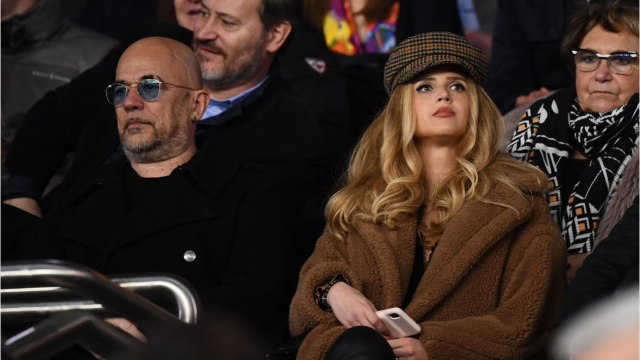 GALA VIDEO - PHOTO – Pascal Obispo applaudi pour un cliché sensuel de son épouse Julie